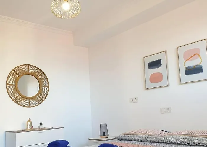 Lobos Views Workaction, Enjoy While Work קורלחו